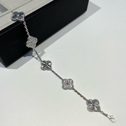 [Elitejewels]CLOVER 5 MOTIF SILVER DIAMOND BRACELET