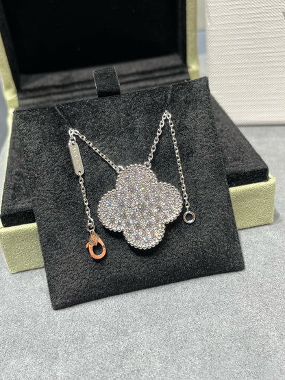 [Elitejewels]CLOVER 25MM LARGE PENDANT DIAMOND PAVED SILVER NECKLACE