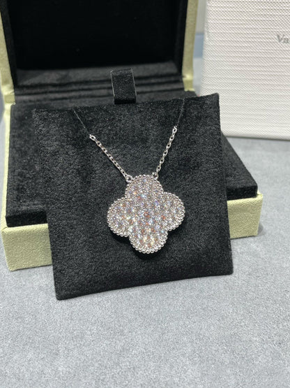 [Elitejewels]CLOVER 25MM LARGE PENDANT DIAMOND PAVED SILVER NECKLACE