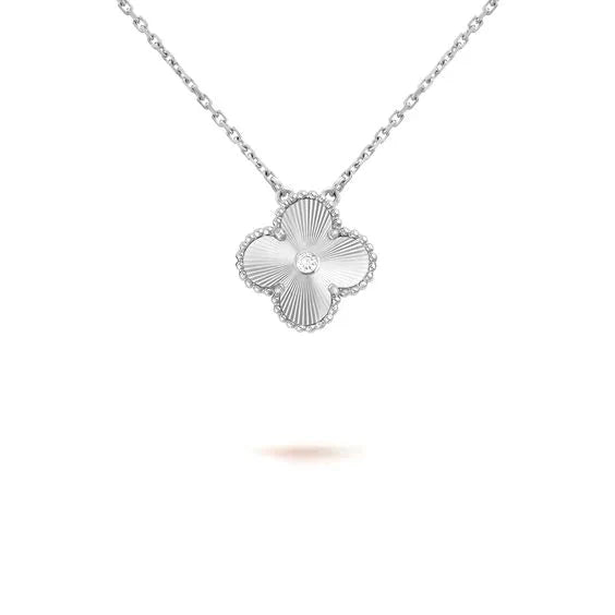 [Elitejewels]CLOVER  15MM DIAMOND LASER NECKLACE SILVER