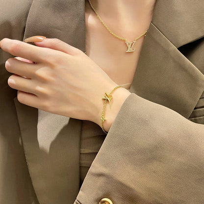 [Elitejewels]LOGO STAR MOTIF GOLD BRACELET