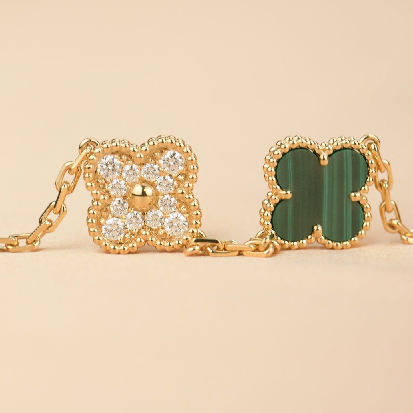 [Elitejewels] Armband mit Kleeblatt-5-Motiv, Malachit und Diamanten