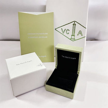 [Elitejewels]VA CLOVER BRACELET NECKLACE RING BOX GIFT BAG