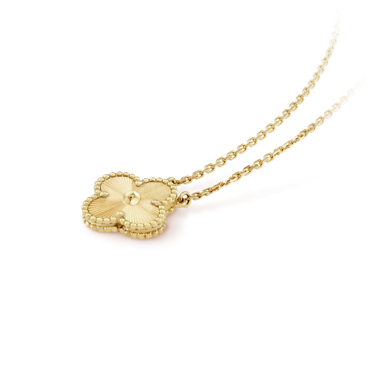 [Elitejewels]CLOVER 15MM LASER NECKLACE