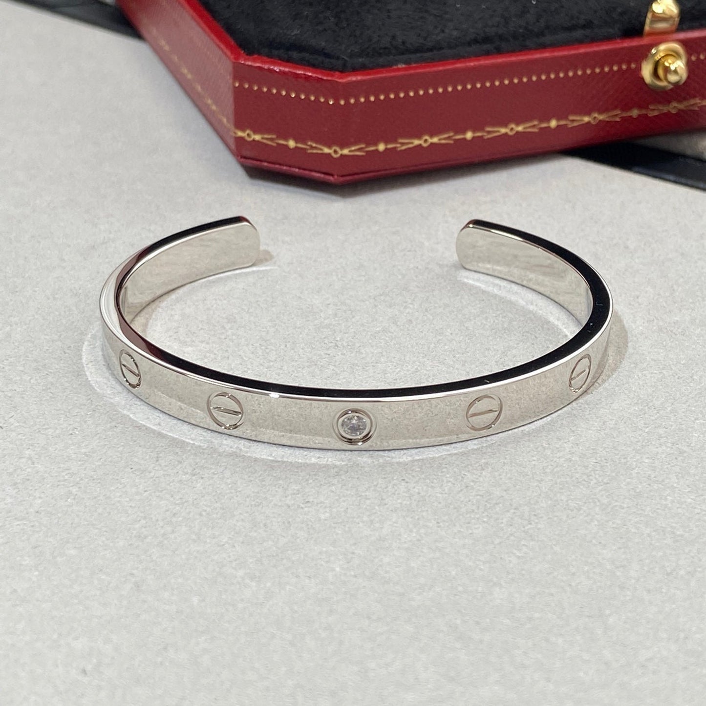 [Elitejewels]LOVE BRACELET 6.1MM 1 DIAMOND OPEN CUFF