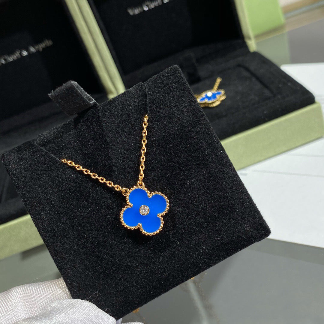 [Elitejewels]CLOVER 15MM DIAMOND AND BLUE AGATE NECKLACE