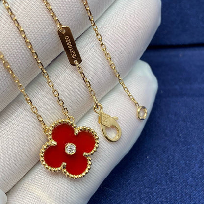 [Elitejewels]CLOVER 15MM DIAMOND CARNELIAN NECKLACE