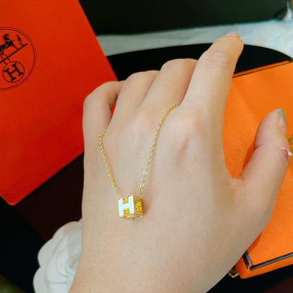 [Elitejewels]H WHITE SQUARE GOLD NECKLACE