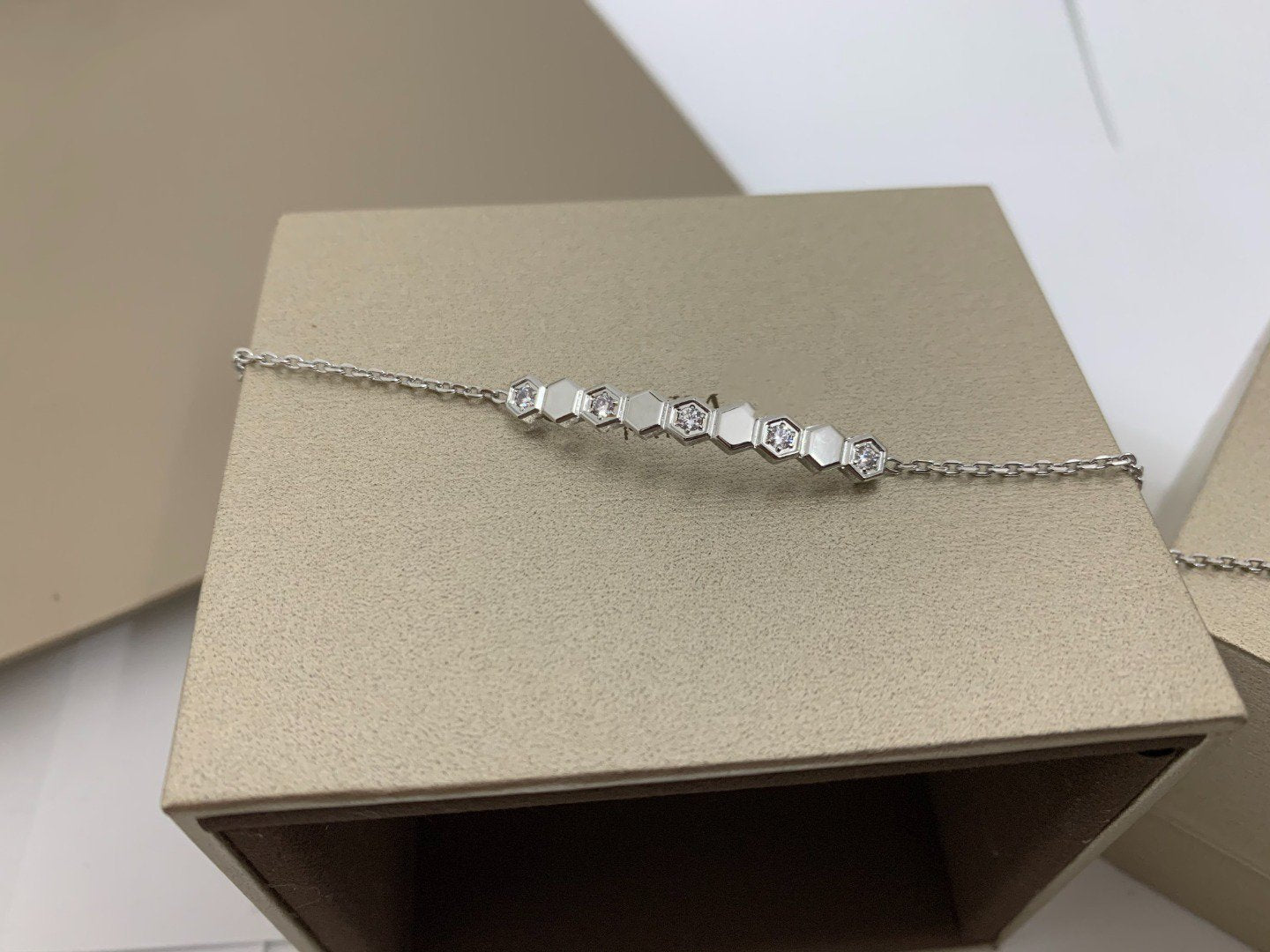 [Elitejewels] BIENENLIEBE ARMBAND DIAMANT 