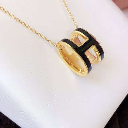 [Elitejewels]HM CLIC BLACK ENAMEL GOLD NECKLACE