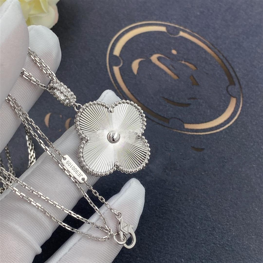 [Elitejewels]CLOVER 25MM SILVER BIG CLOVER NECKLACE