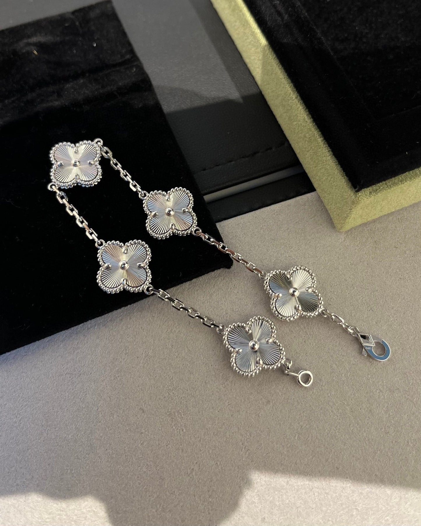 [Elitejewels]CLOVER SILVER 5 MOTIFS BRACELET